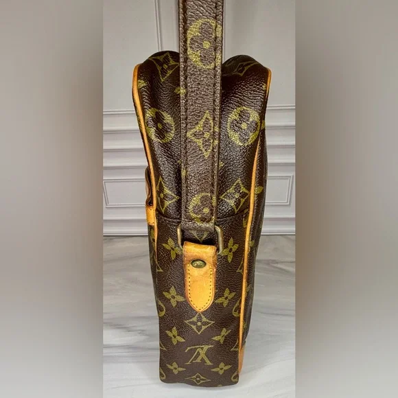 Louis Vuitton Monogram Danube Crossbody Bag | Full Inclusion | Vintage - Picture 7 of 14